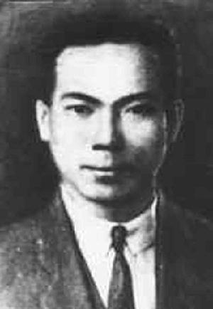 陈延年被押赴刑场，刽子手喝令他跪下，他不跪。刽子手松手挥刀时，陈延年一跃而起，刽