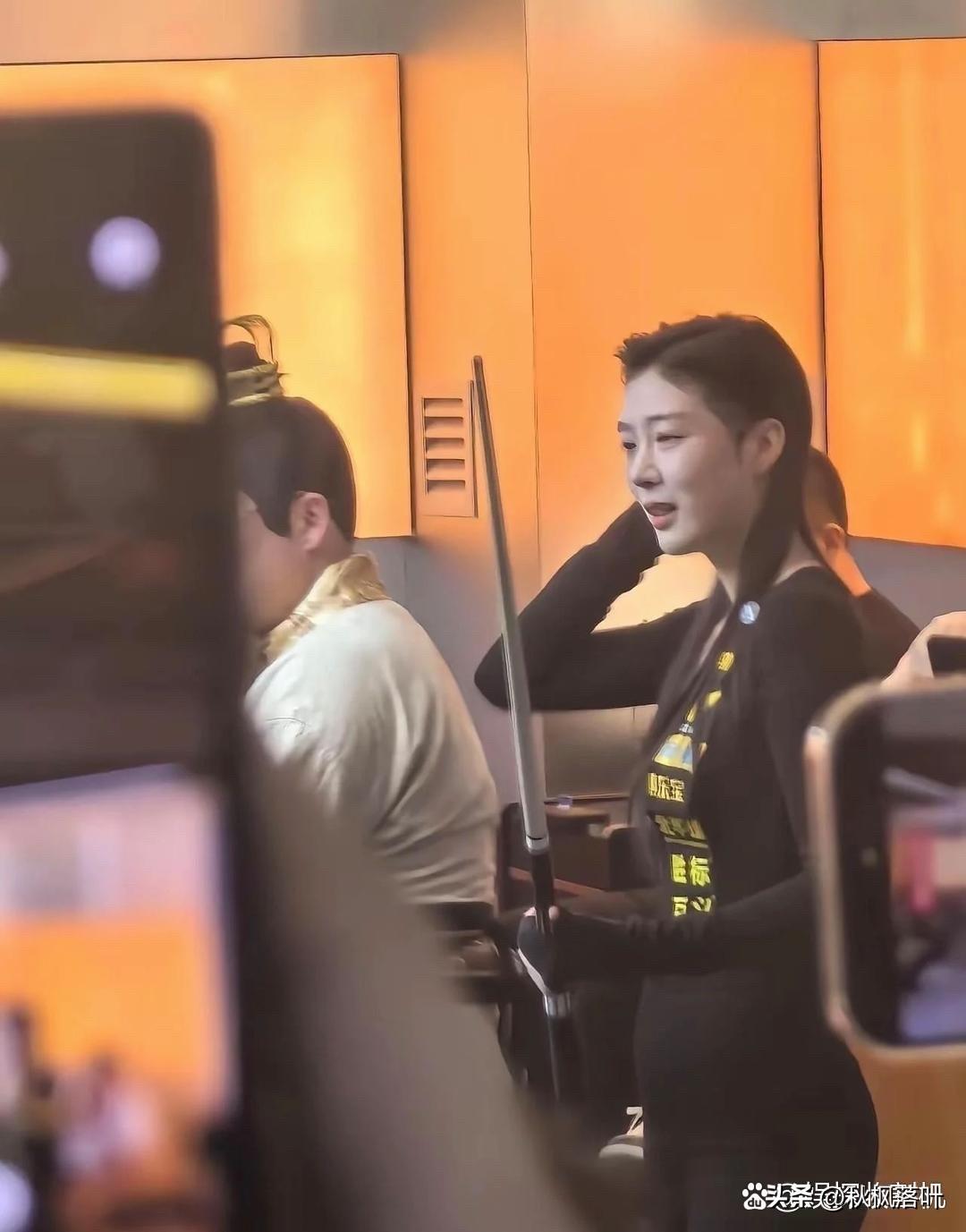 娶到这样的老婆，不得宠上天啊！那么多人喜欢！