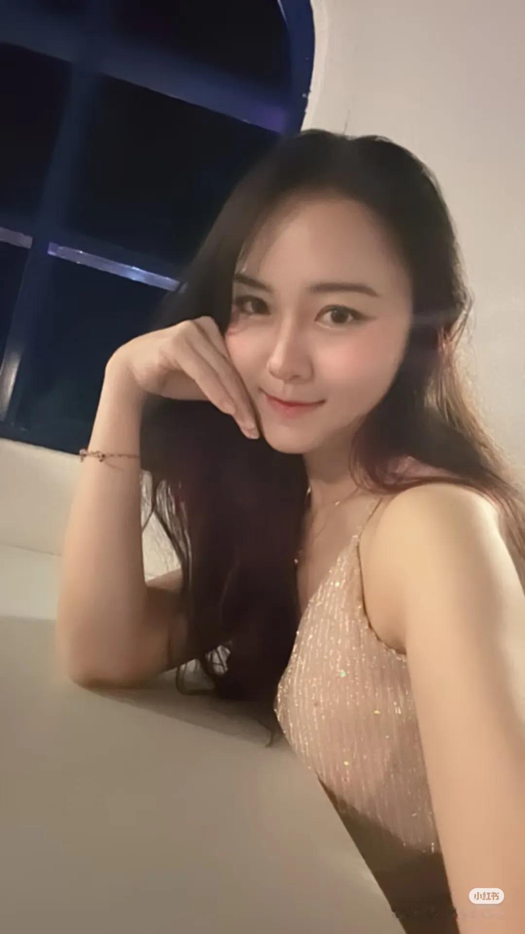 话说大马近几年就推出了许多样靓身材正，气质也相当不错的新晋博主，而kyqi就是其