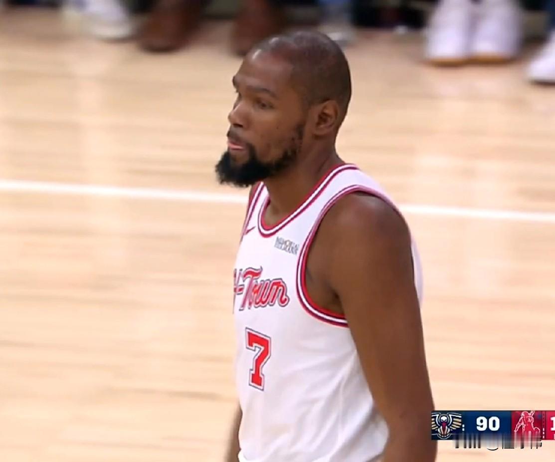 尊重！胖虎锡安谈杜兰特：

“KD是伟大的球员。”

“他的伟大。”

“不止是