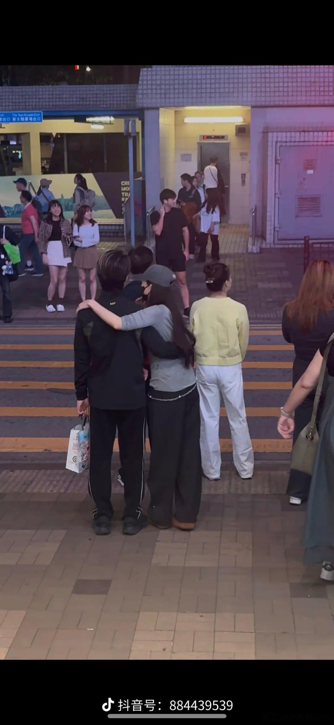 我们家的连体婴儿路人的视觉总是那么甜