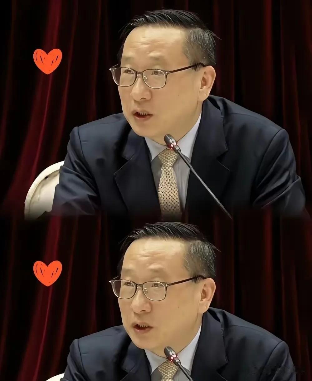 好家伙
直接掀桌子了

​一句“我祖先修长城的时候，你祖先可能还在被链子锁着当奴