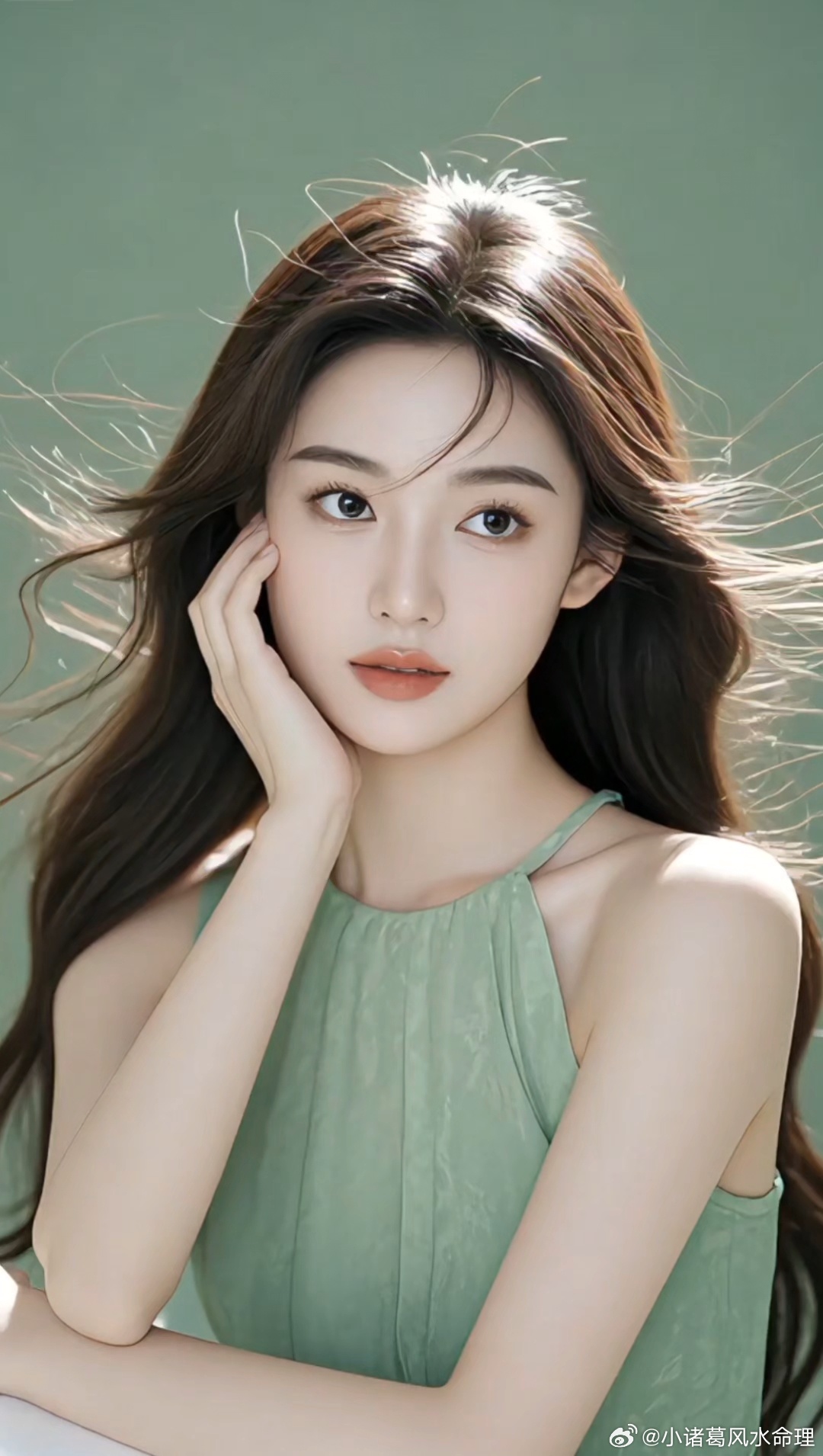 农历8月99年农历8月出生的属兔女最有福气。在农历八月份出生属兔女天生家境优渥，