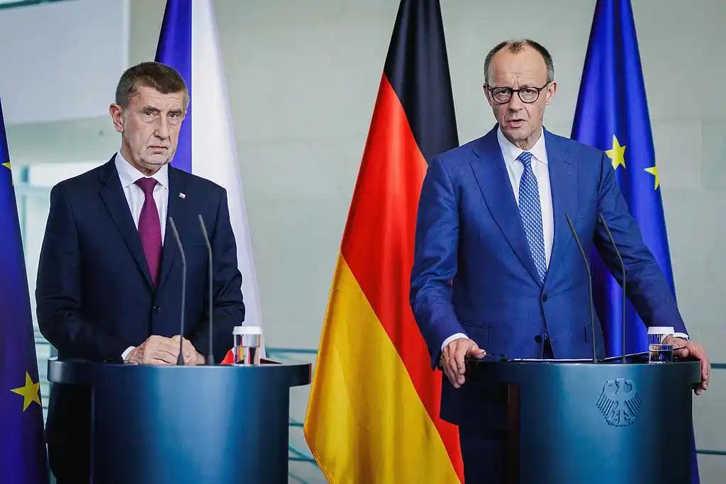 ⚡️ 闪评｜刚刚，德国给了以色列一记“耳光”！ ⚡️

一直以来，在国际政治舞台