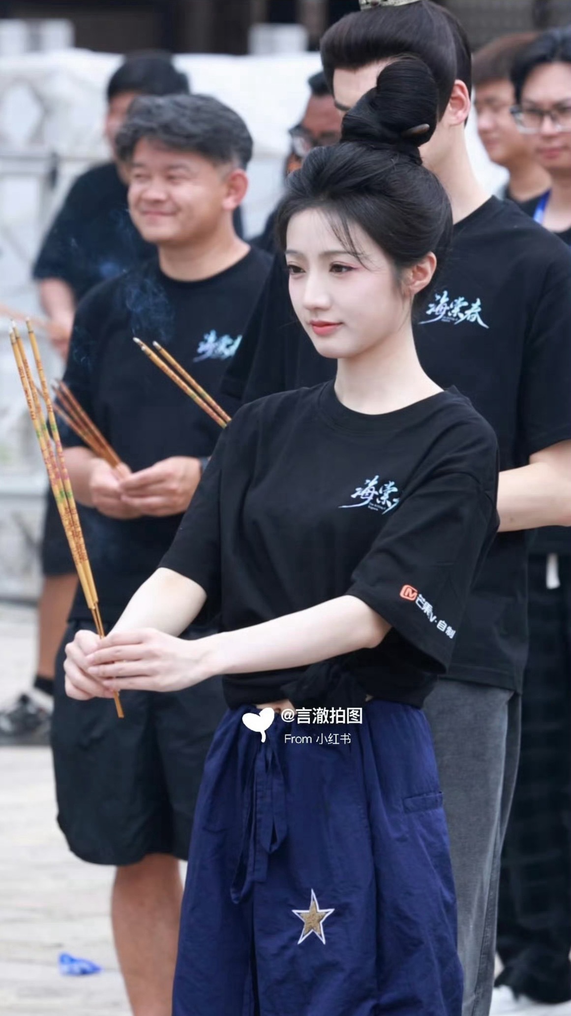 海棠春梳化好素呀但是完全在老羿妆造舒适区好美呀 