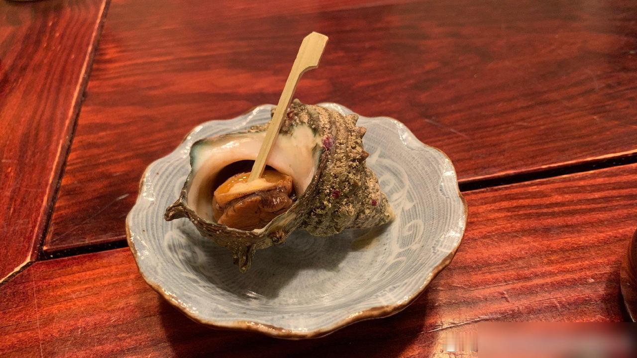 中华料理任何菜我都能吃的特香，但是日料是真心吃不习惯，而且这点东西还不够塞牙缝的