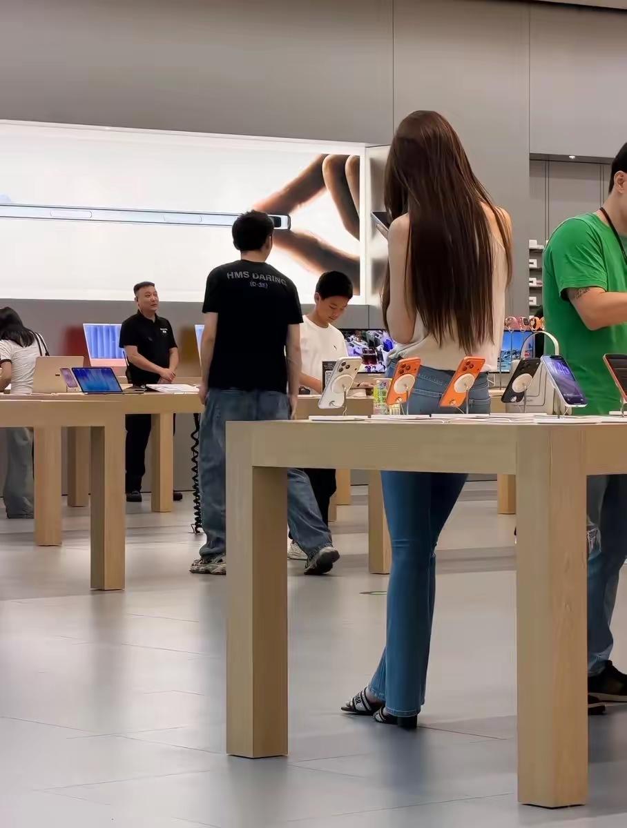 买手机遇到的美女，心动了，该怎么搭讪？