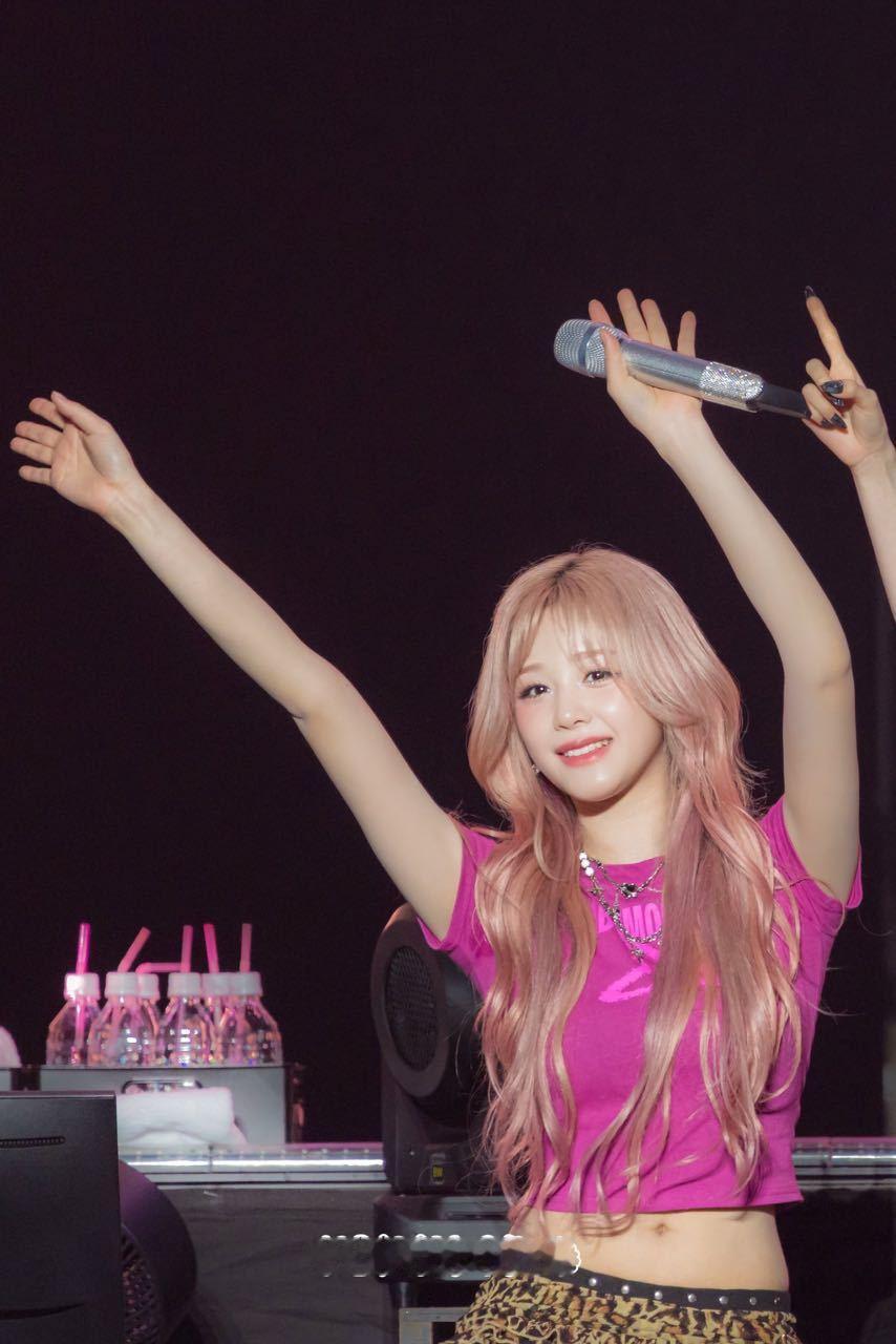 今日千叶粉丝见面会上了日本趋势获得一众好评的粉发女神pharita好美