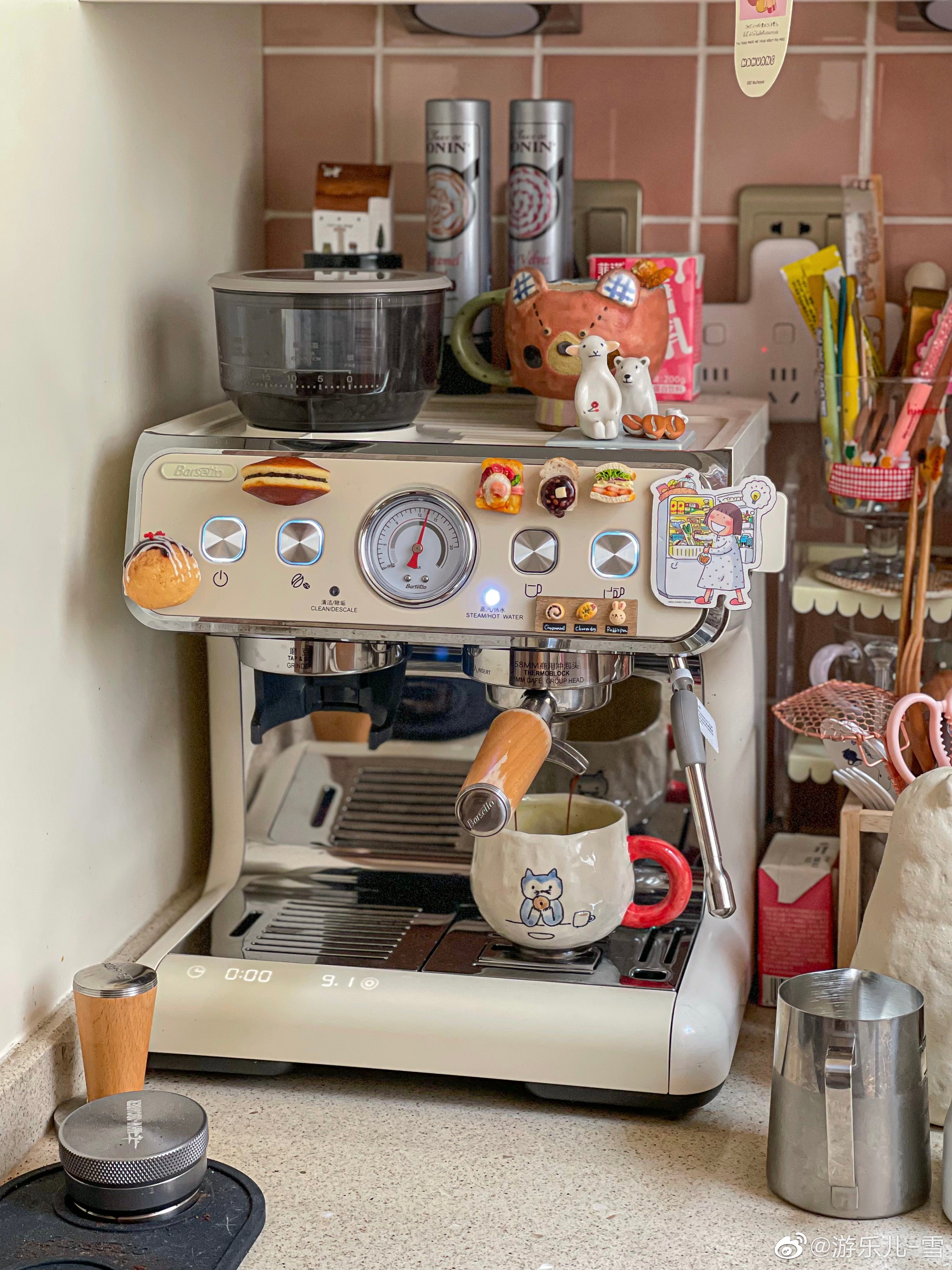 今天喝了两杯咖啡☕，看了餐具展（晚点分享），午睡后，带娃去姥姥家喝茶。 ​​​