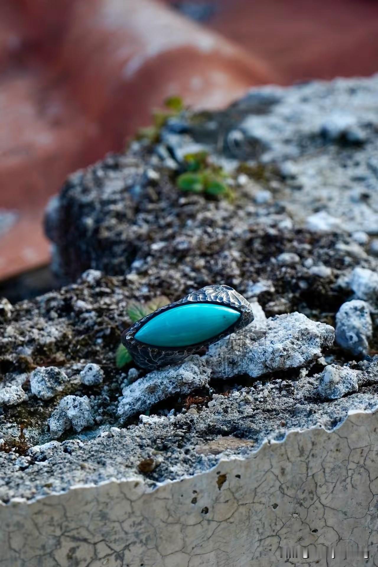 我们想要旺己利己，就需领悟并践行先古哲人总结的“守相藏拙凝神扩形藏锋控语修心慎独