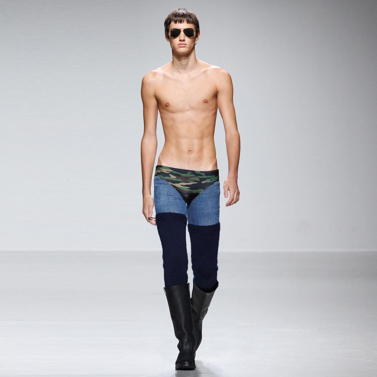 喜欢他的身材！
新人男模特 Theo Legrelle（西奥·勒格尔） 的身材很