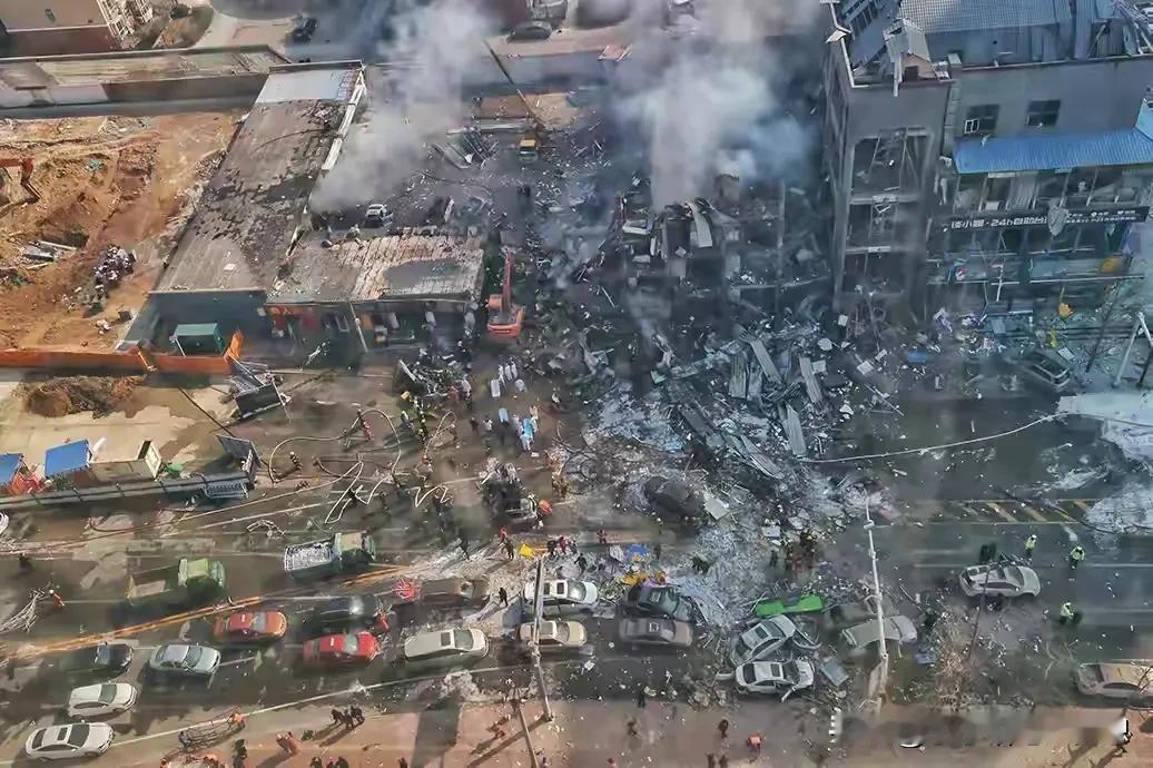 我仔细的看了这张图片，我突然想到了爆炸的具体原因了但我不敢说，大家看一下这张图片