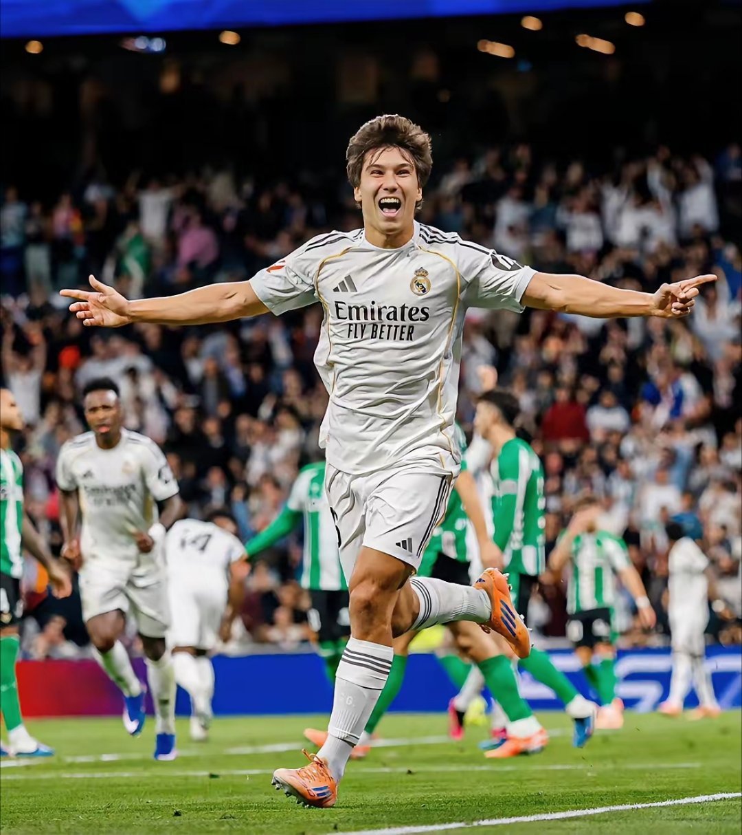 皇马5：1皇家贝蒂斯，贡萨洛上演帽子戏法，阿森西奥也贡献了个人西甲首球，最后时刻