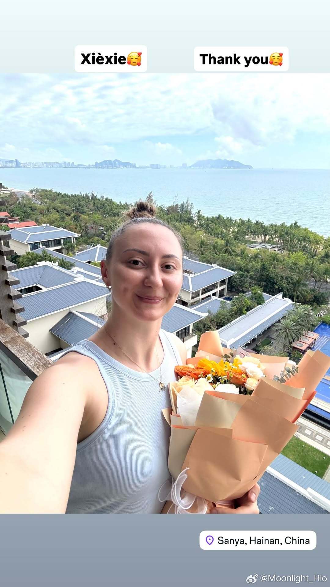 万远、波尔卡诺娃已到达三亚，准备参加这个国际球星挑战赛 