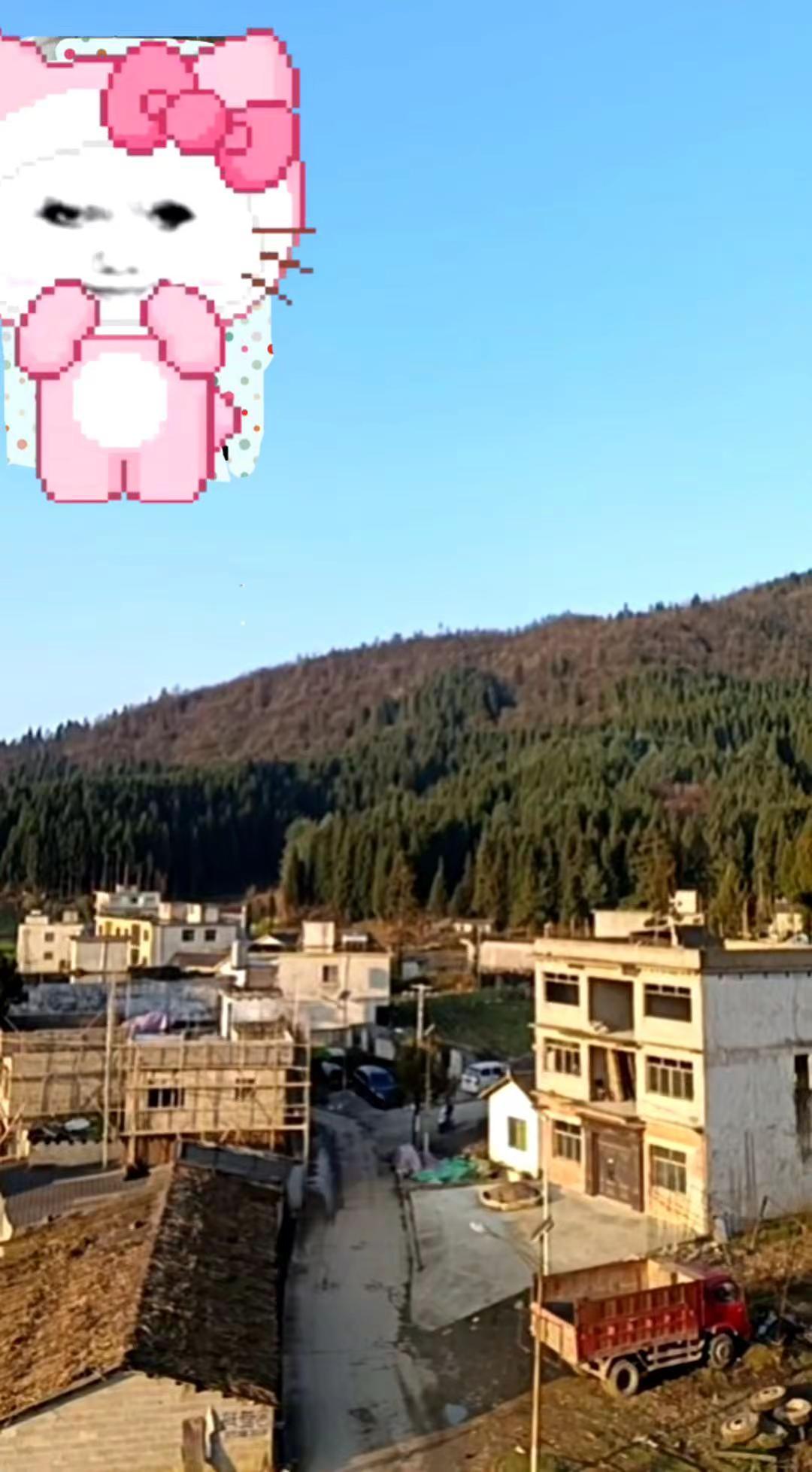 群山环抱的美丽乡村 晒出我镜头里的山乡记忆 这样的原生态乡村你喜欢吗 诗与远方的
