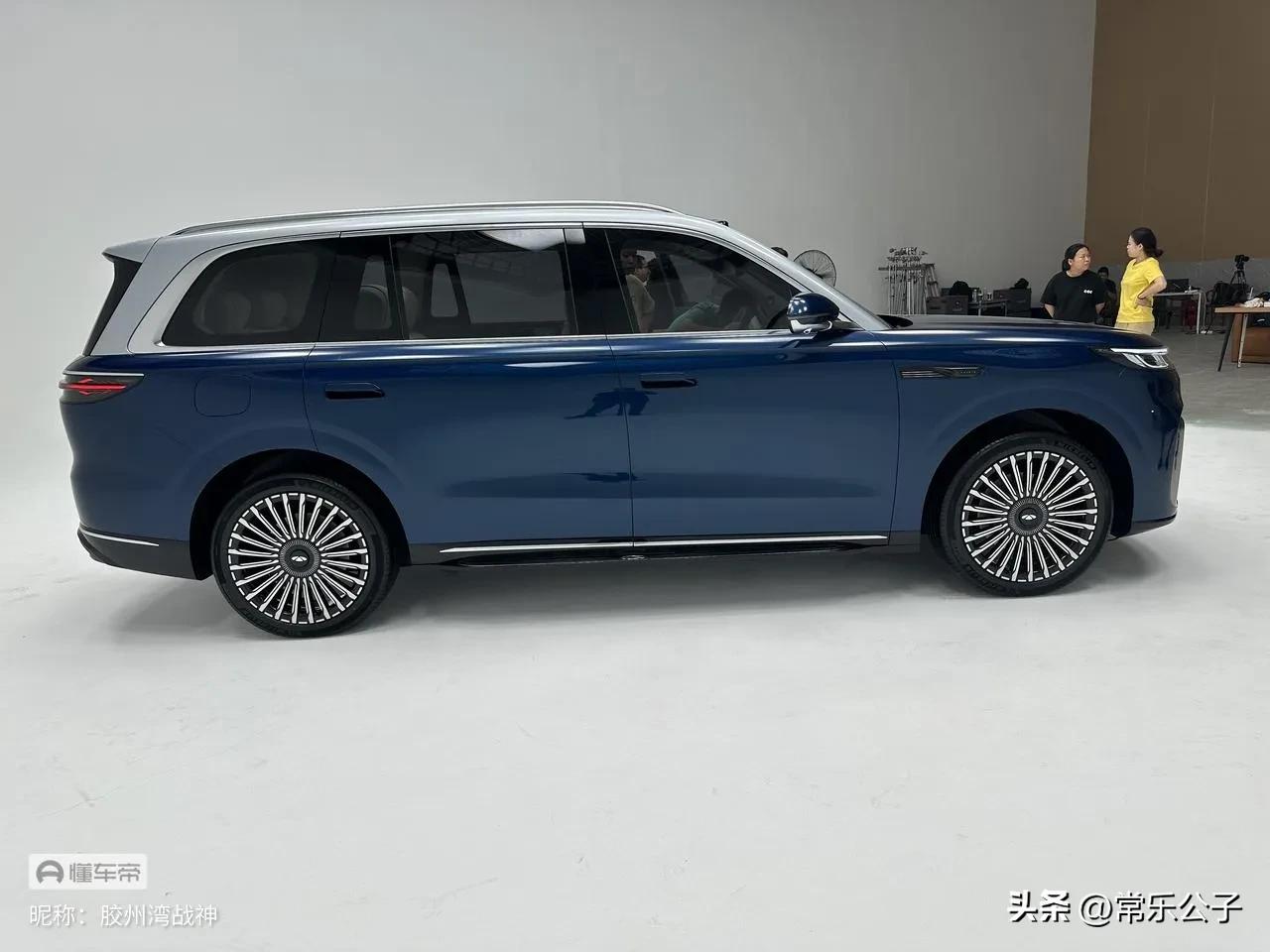 想换车了，一年内有没有纯电里程300左右的插混或者增程SUV上市？越大越好