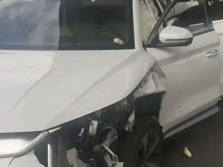 如果这是做好事的代价的话，那以后谁还敢做好事啊？
杭州的网约车蔡师傅，拉了一位断