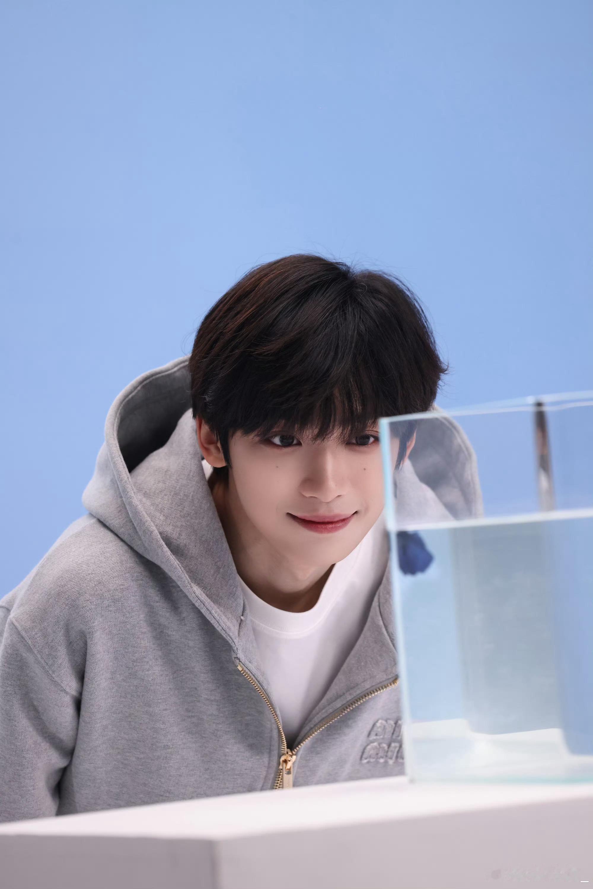 梓渝几张没发的库存人家这痣咋就这么会长呢 