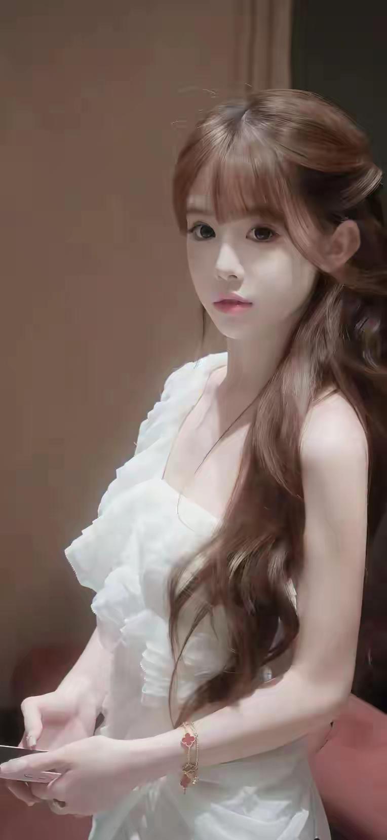 优雅白裙，温柔时光，静谧美好。你认为一个人最可贵的品质是什么 哪些温柔的大地色系