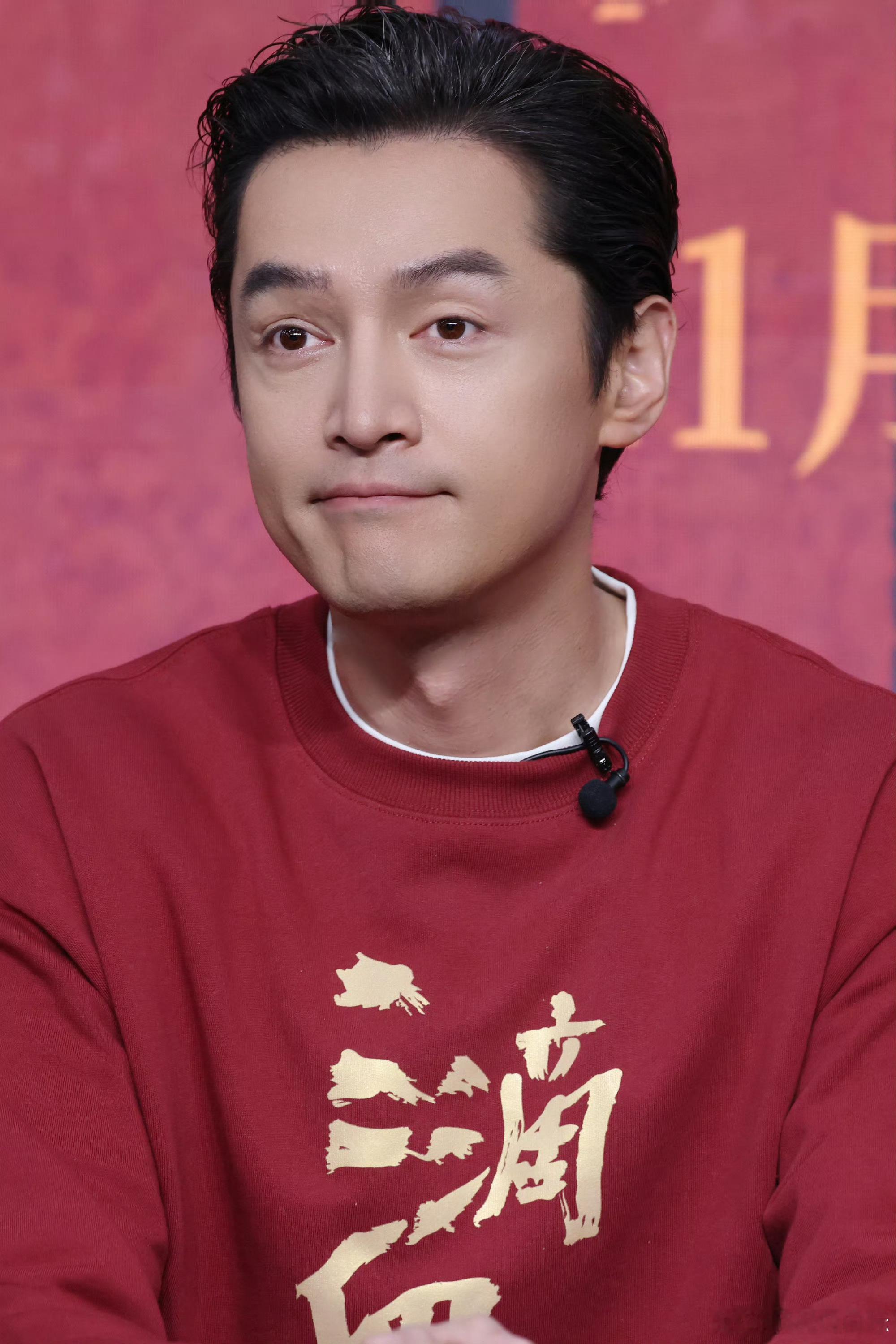 也是没想到胡歌开始包起了饺子了🤣包的！ 