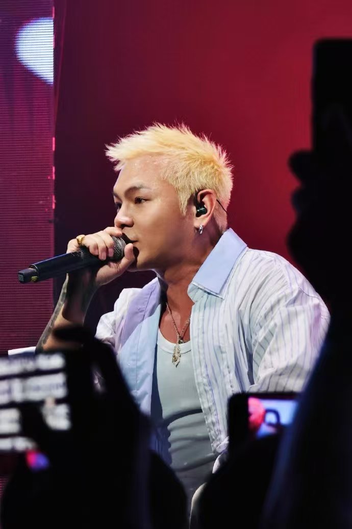 盛宇说唱圈人情世故这一块 盛宇把人情玩明白了！演出摇来说唱圈半壁江山，同台嗨翻全