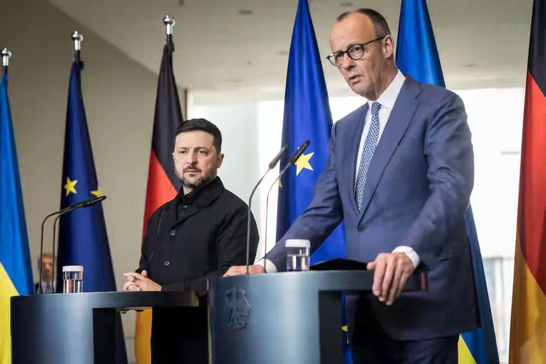 默茨开了先河
乌男人需回国
炮火慢慢的炸
战到最后一个
四年的俄乌战争已经让乌克