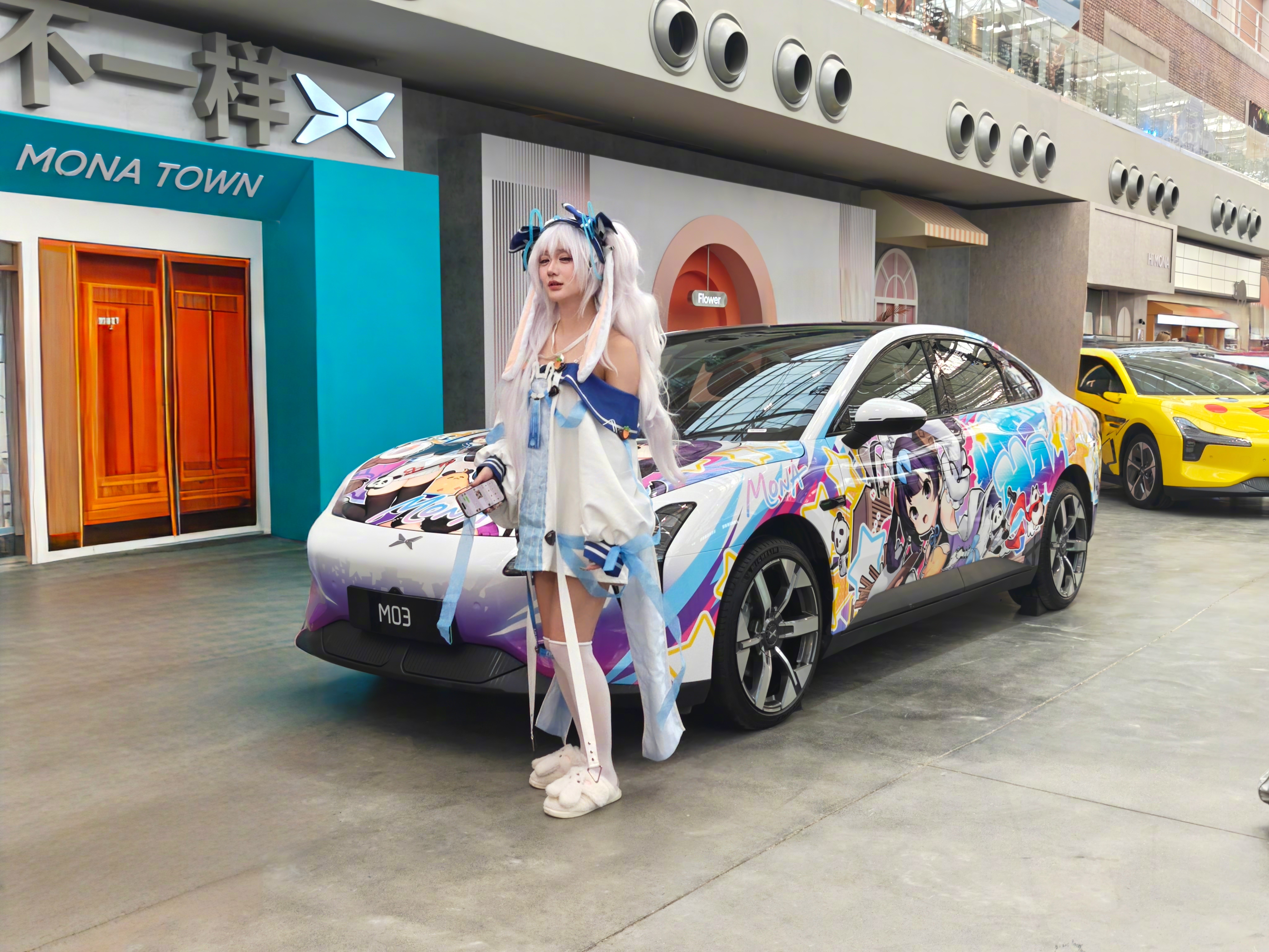 年轻人的必备高性价比大玩具，小鹏最新的MONA M03 Max在MONA小镇上市