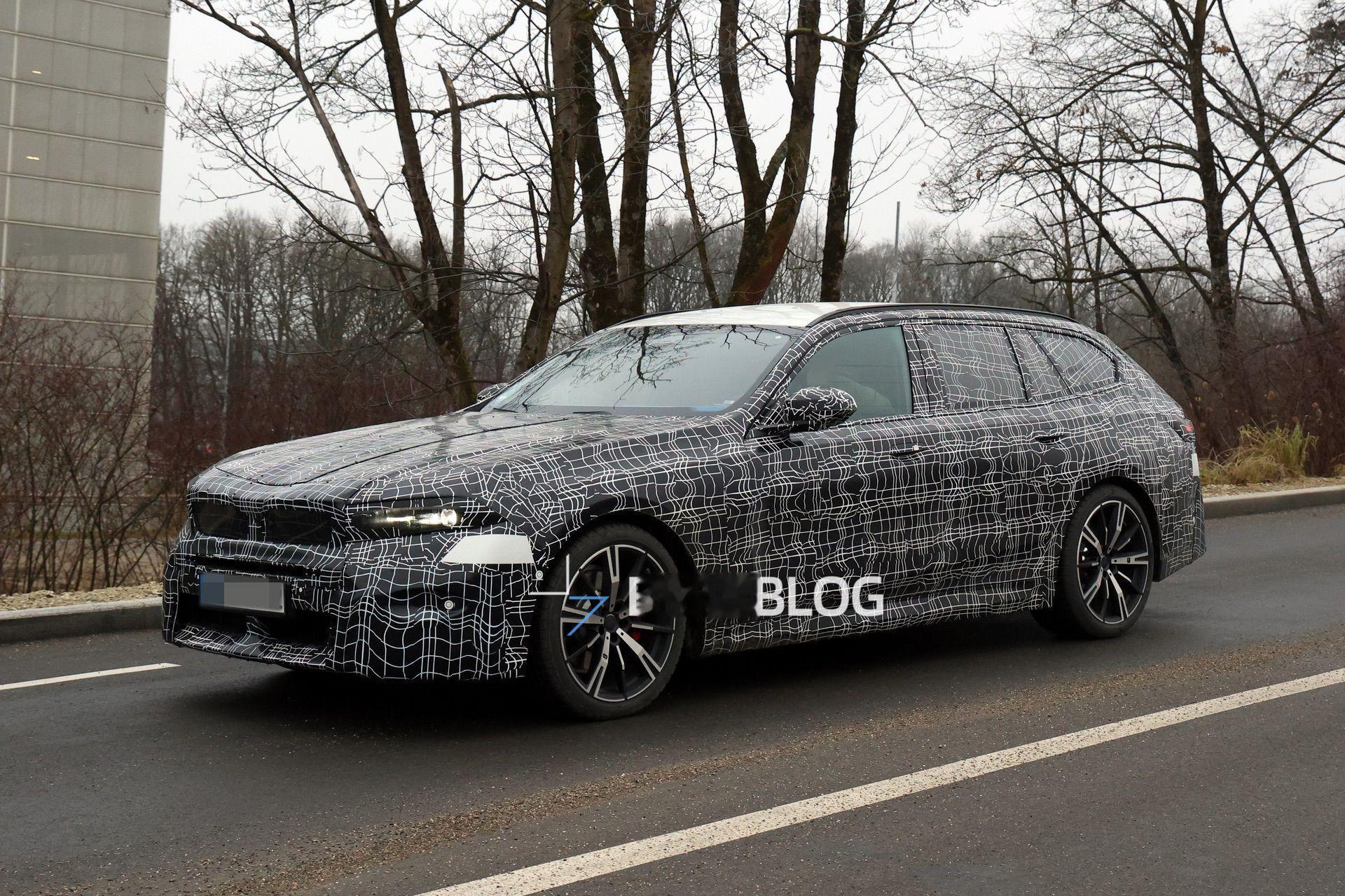 全新宝马5系旅行版颜值应该能挺高吧？ 