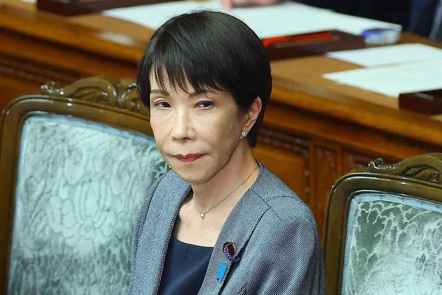 健康危机+人事危机+决策危机
高市早苗够呛了
吃不好、睡不好、无人可用
快成孤家