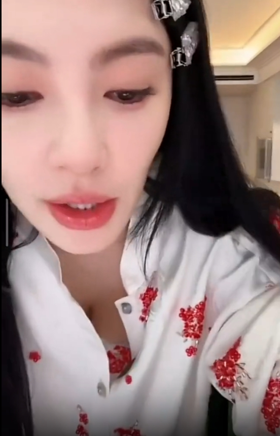 张雨绮疑似辟谣怀孕若隐若现，开始走网红路线了 