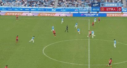 进球无效！邦本宜裕反击单刀破门，但越位在先，铁人仍0-1落后