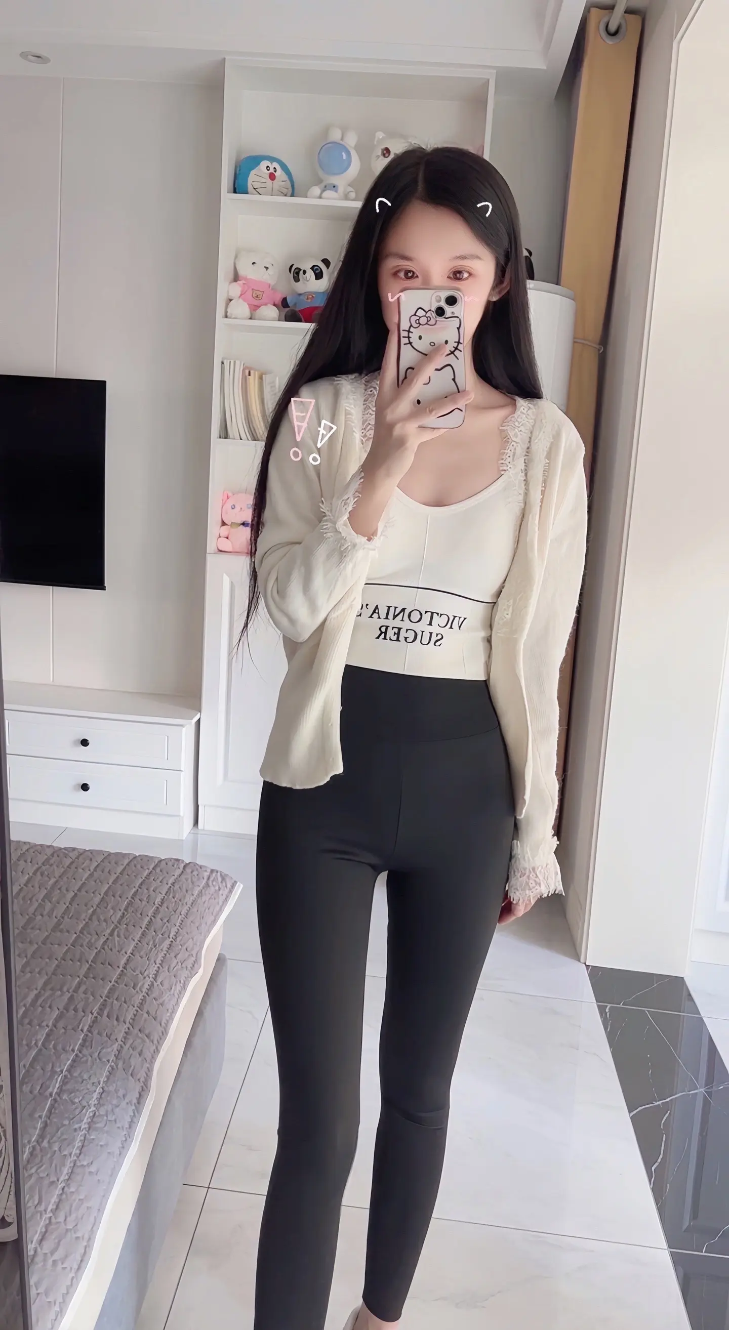 对镜拍完美身材瑜伽裤清纯背影