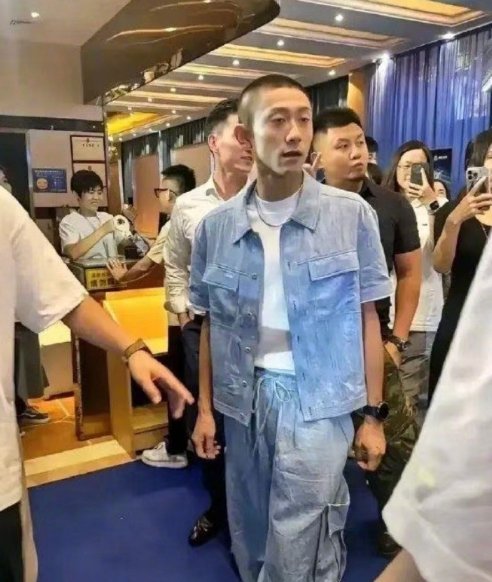 张一山瘦了好多 张一山近照状态瘦了好多 