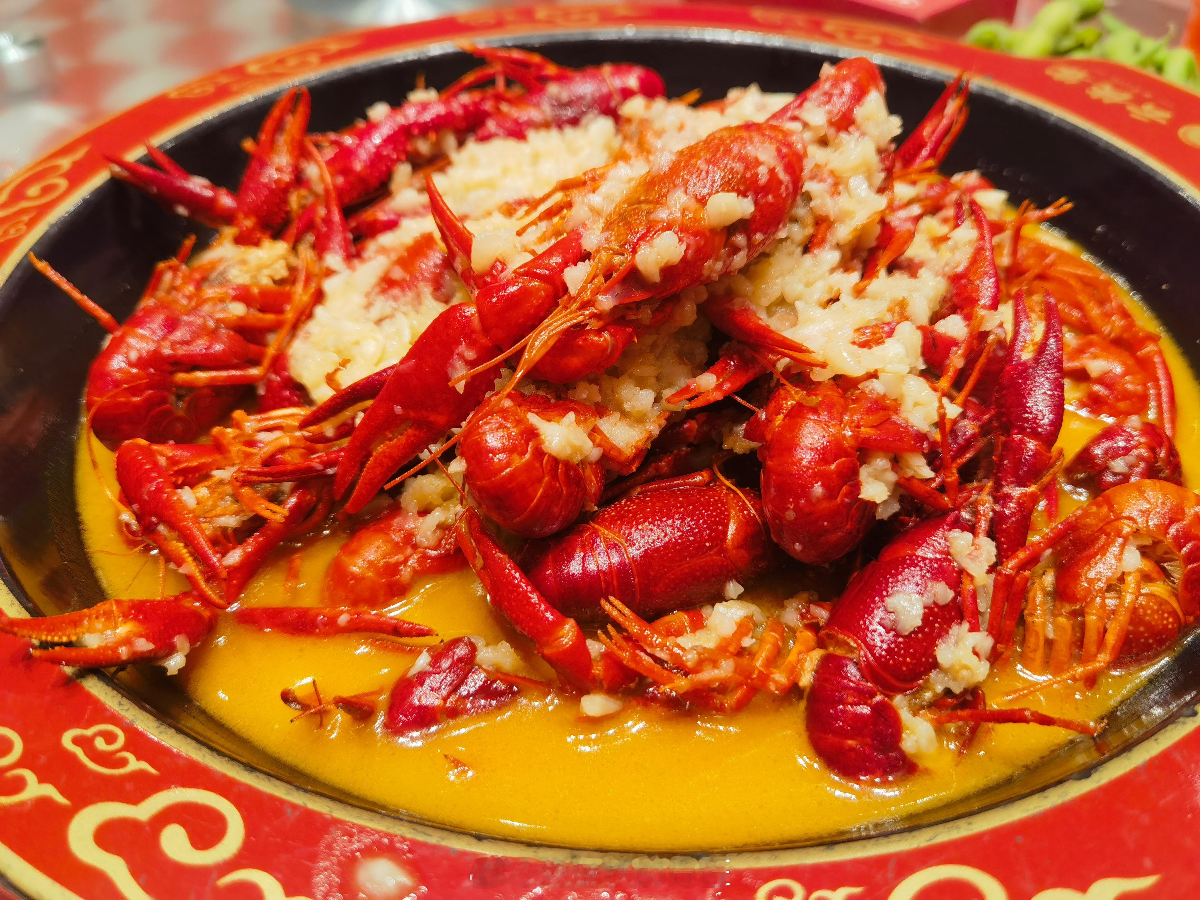 今晚原本朋友小聚，结果为了演出排练，就去聚餐地儿点了个卯和朋友打了个招呼立马返回