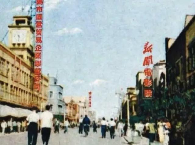 太原街往事28：胡同深处的新闻电影院

老太原街，热闹都堆在主街上。东北电影院那
