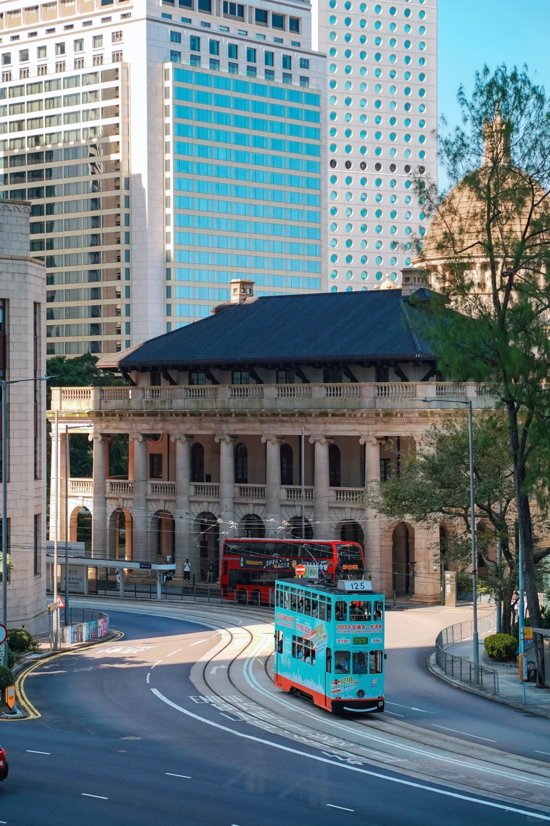 来香港坐上3港币叮叮车，打卡香港热门地