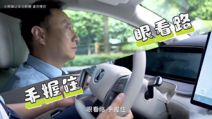个人认为智能辅助驾驶没必要纳入驾考，真要规范的，是“人失能时车能不能管用”。理论