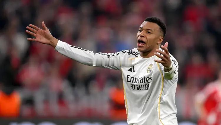 塞尔电台近日谈到了皇马的进攻问题。节目中，主持人表示自从C罗离开后，皇家马德里在