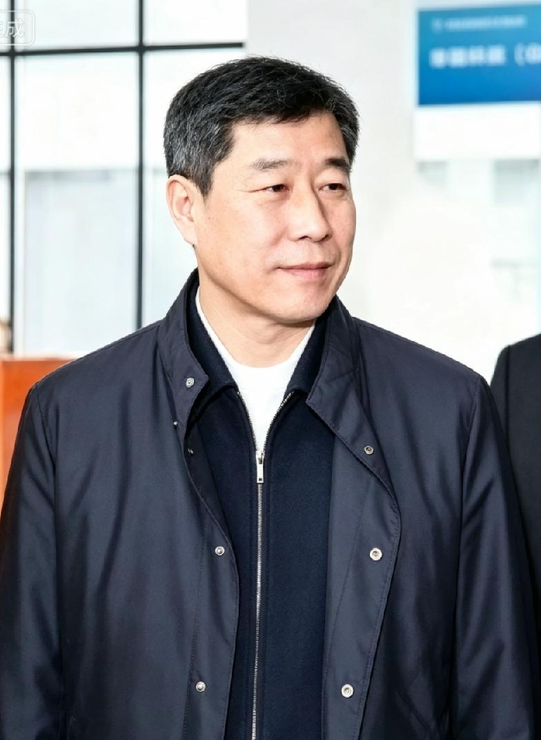 陈向阳被查，他有3个特点：
1、1987级北京大学高材生，现在考上都敲锣打鼓，长