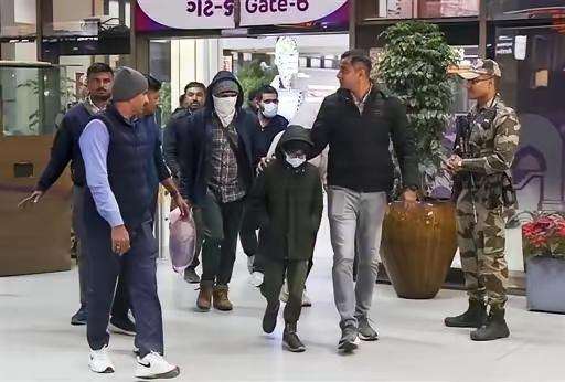 签证到期赖着不走？
中国不是 “免费养老院”

最近，“印度人滞留中国”“黑户”