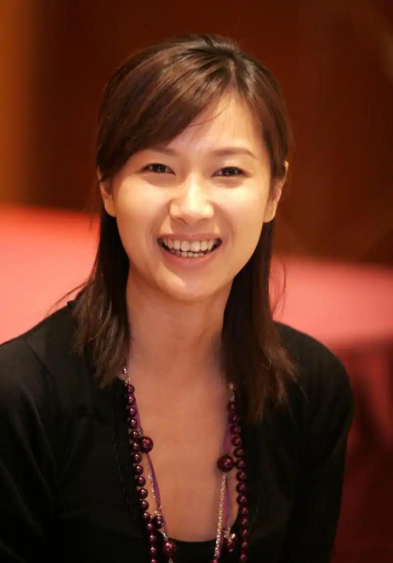 我喜欢的演艺圈的人士， 歌手好好唱歌，演员好好演戏，没有工作就低调生活。像陈楚生