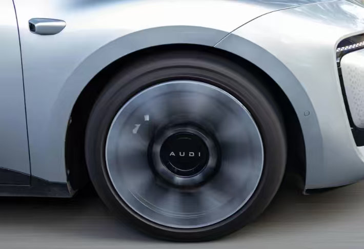 上汽奥迪吉尼斯挑战现场首次曝光 方向盘一甩，车辆就能够非常快速的到你想去的位置，