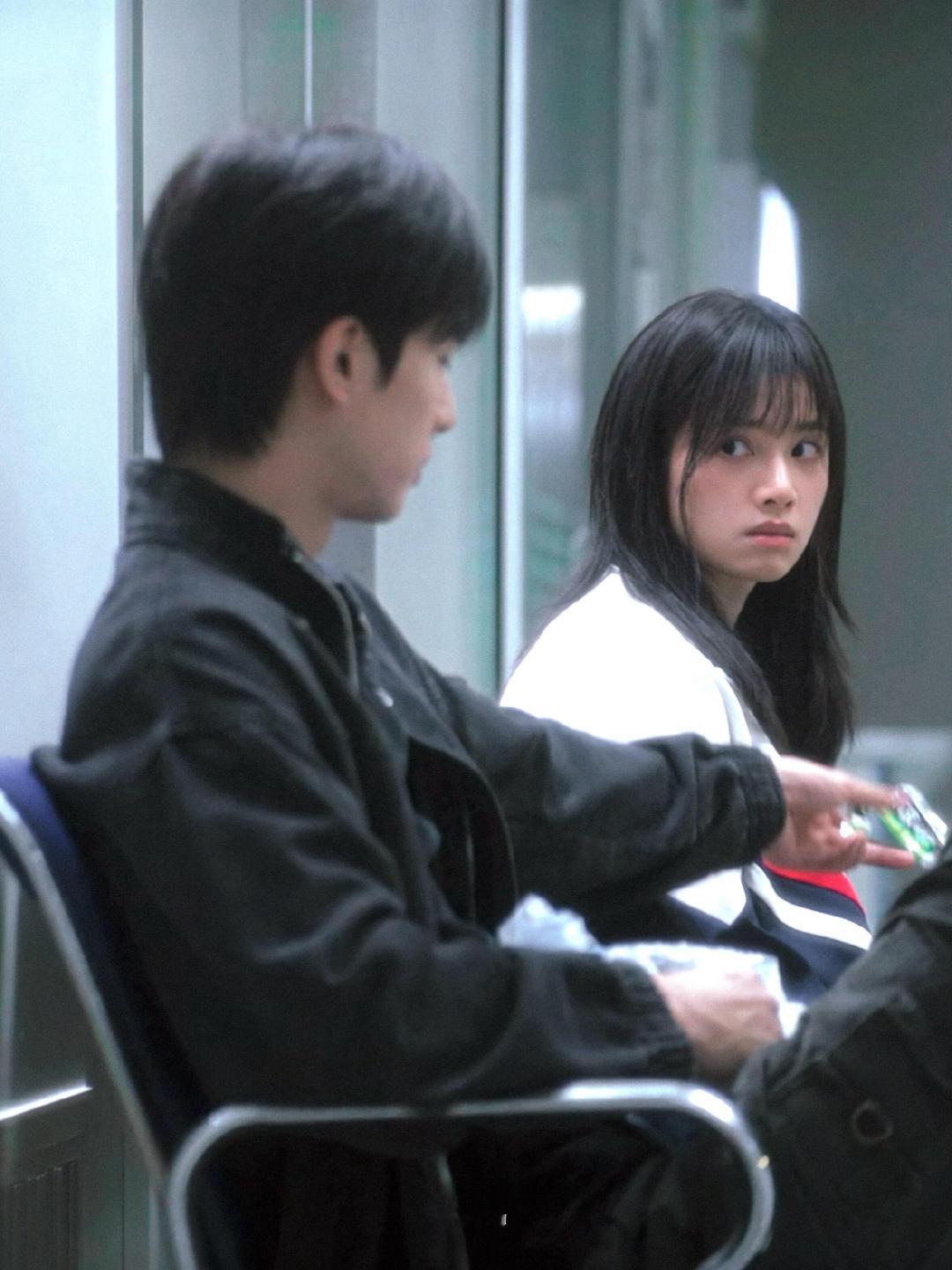 野狗骨头好幸福的一对背影宋威龙张婧仪好幸福的一对背影陈异紧绷之后终于等到苗靖，牵