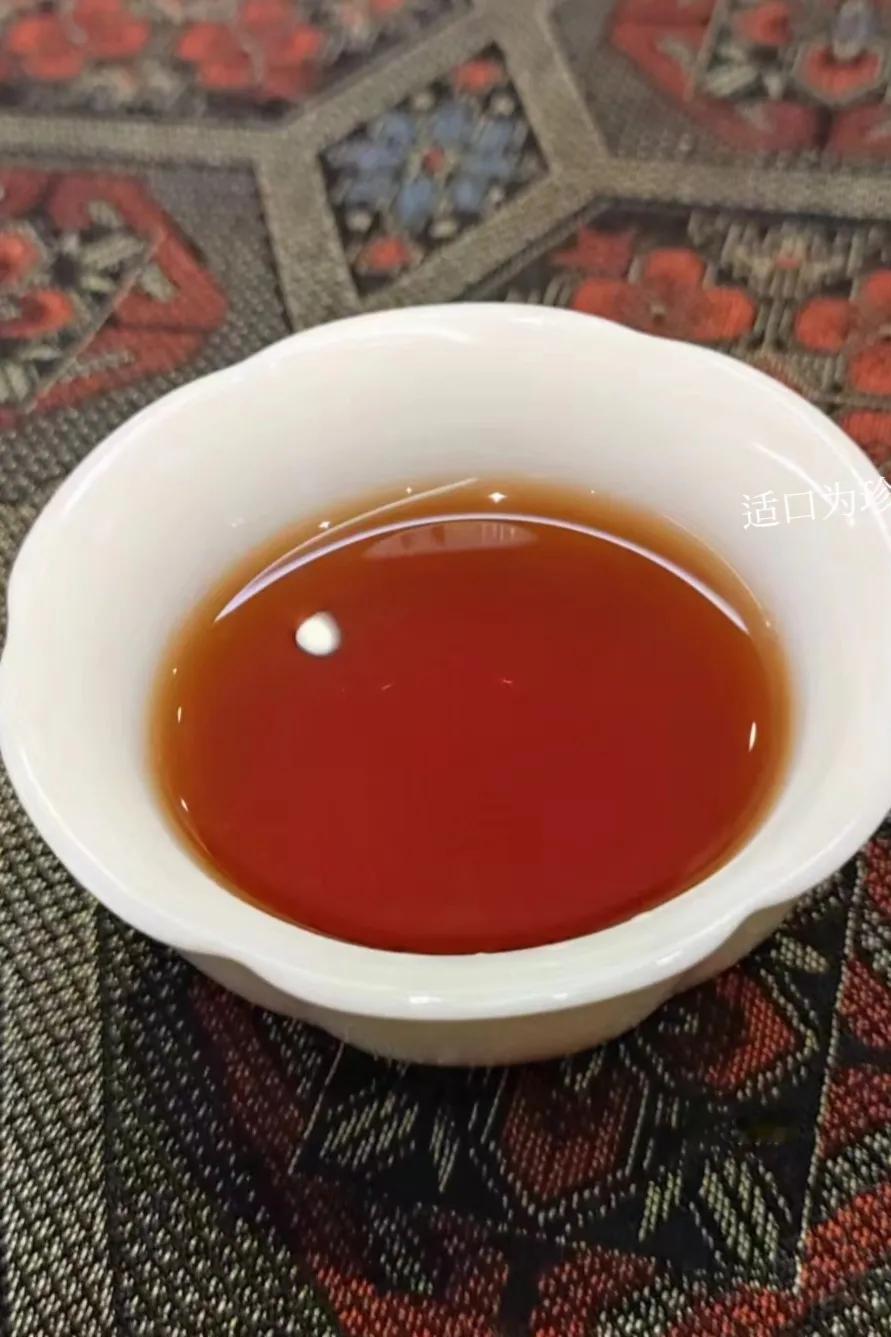 #上联：柴米油盐调成诗。下联邀君对#下联：酸甜苦辣酿成酒。
这个上联其实不符合仄