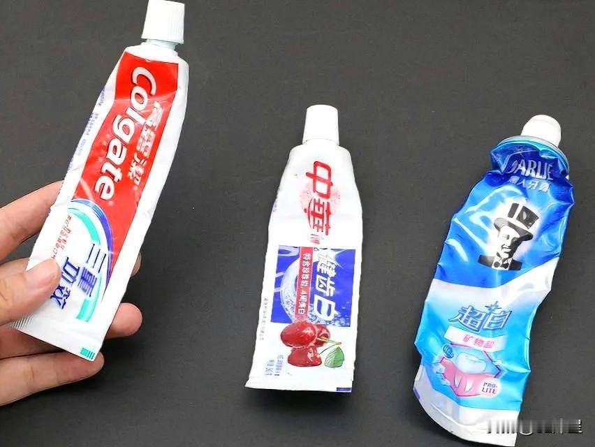 （原创）牙膏壳
用过牙膏的人都知道，牙膏是装在牙膏壳里的，用时挤一点在牙刷上。