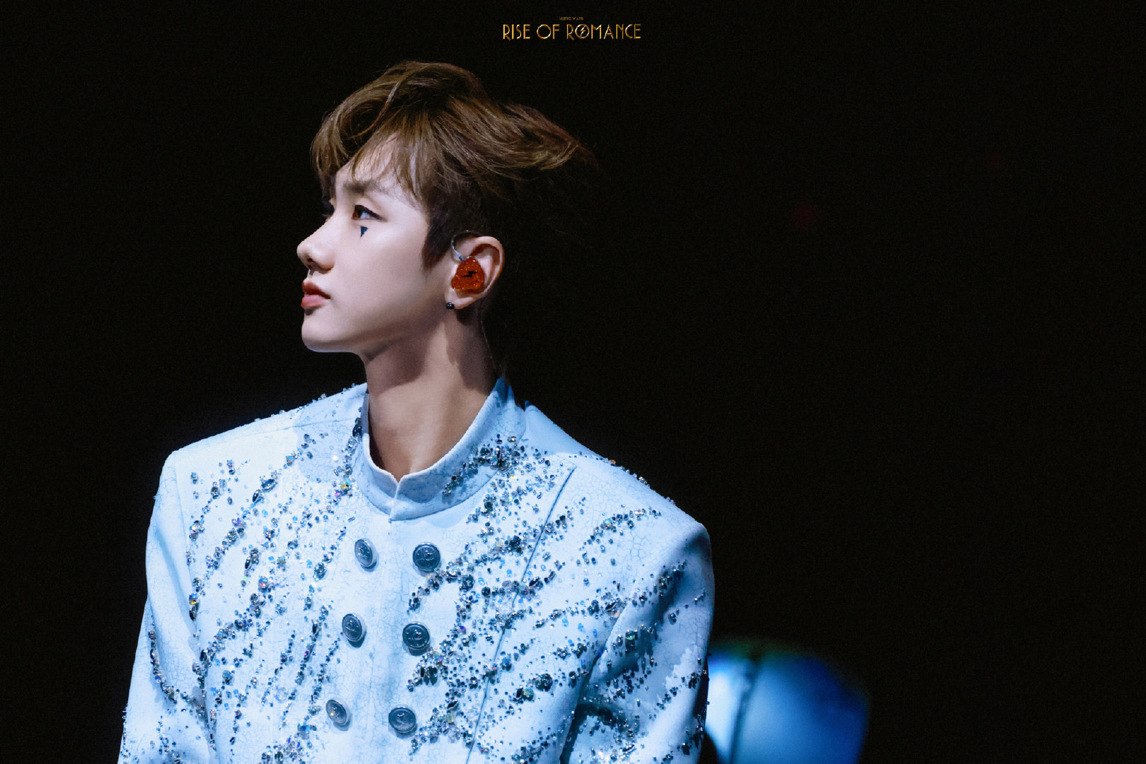 汪苏泷再落下传奇一页汪苏泷浪漫浓度随着repo持续升温从火的喷射到彩带飞舞，汪苏