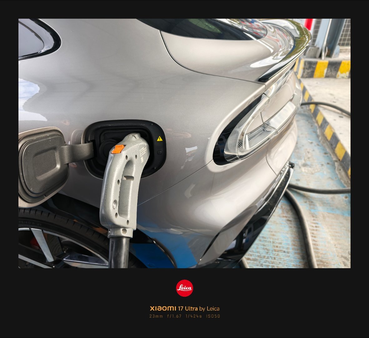 开高速充一块七的电小米Yu7 Max满载（3人+后备箱+2人位置塞包裹）18度/