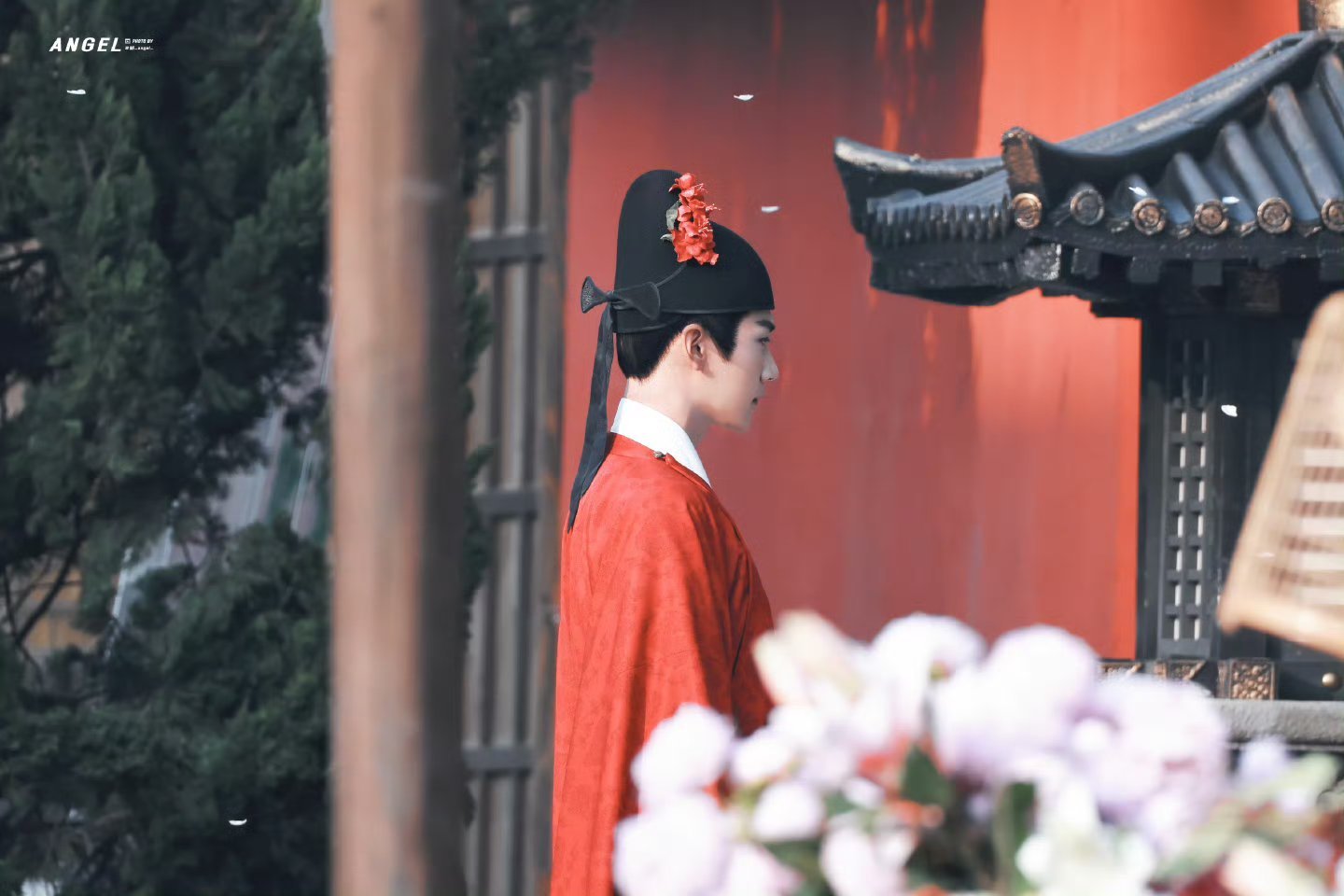 周柯宇《金吾不禁》新郎官造型路透，来沾沾小张大人的喜气