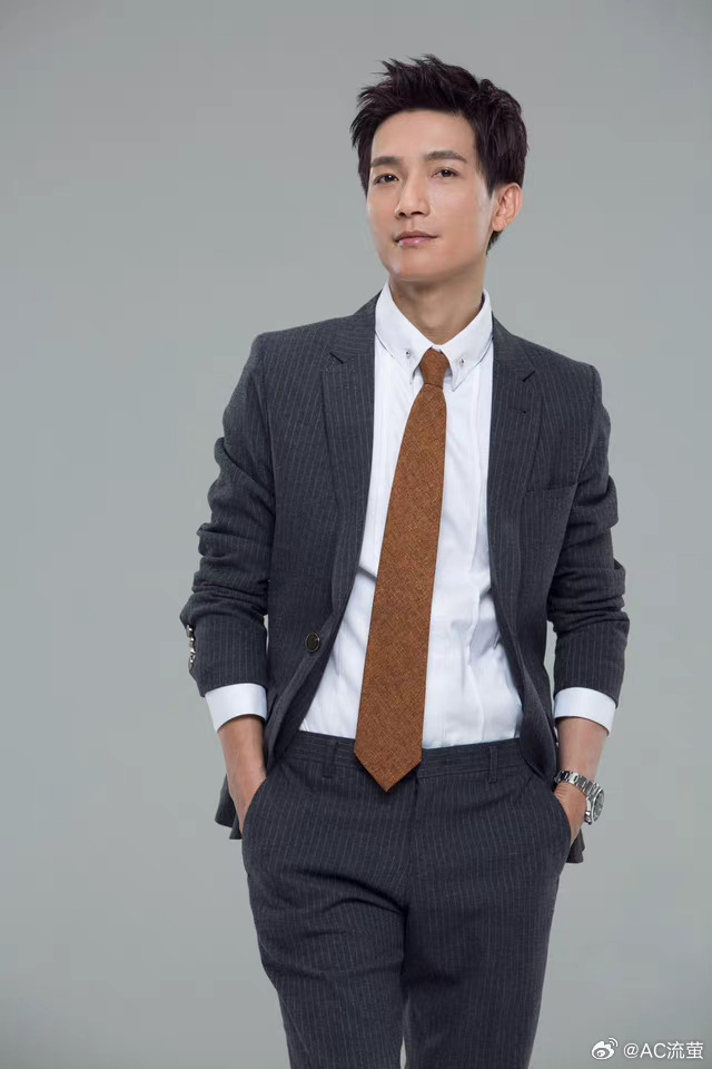 还是短发看起来清爽 