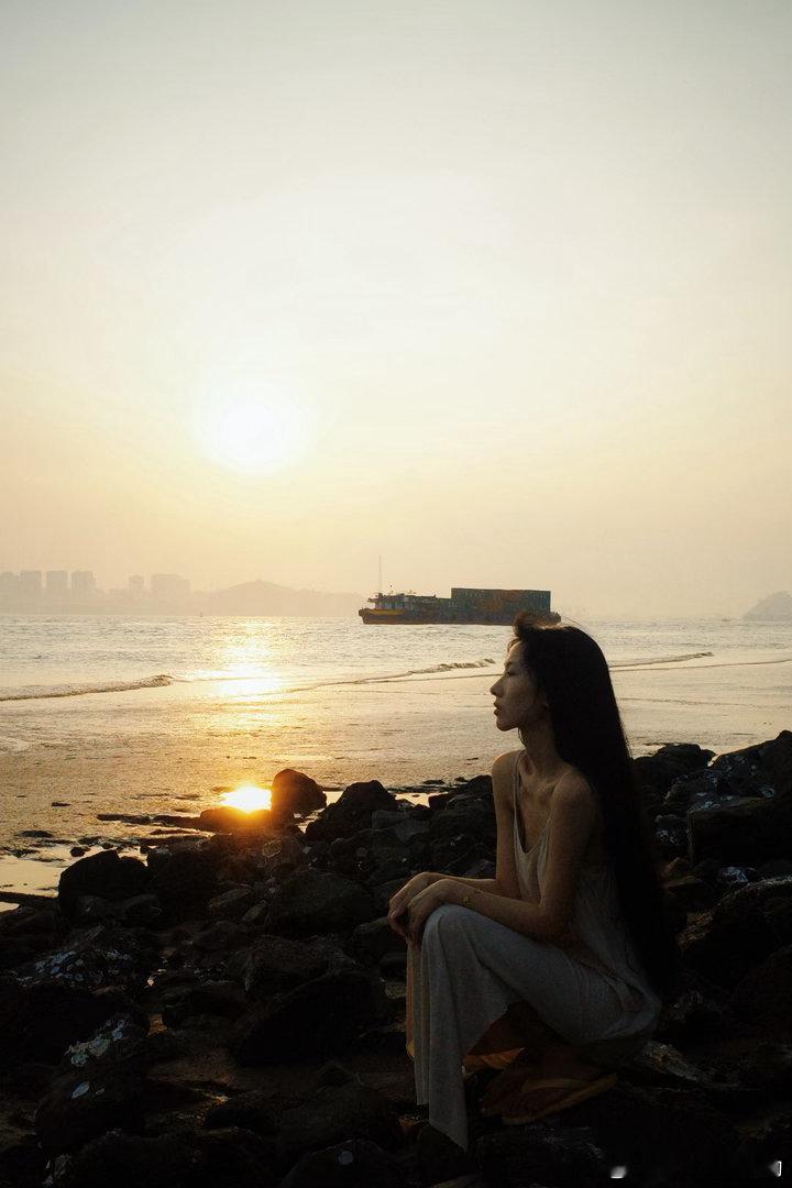 你怎么舍得我的泪流向海 